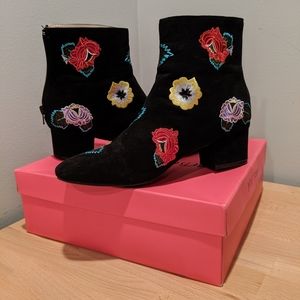 Betsey Johnson Twiggy Embroidered Boots Size 9